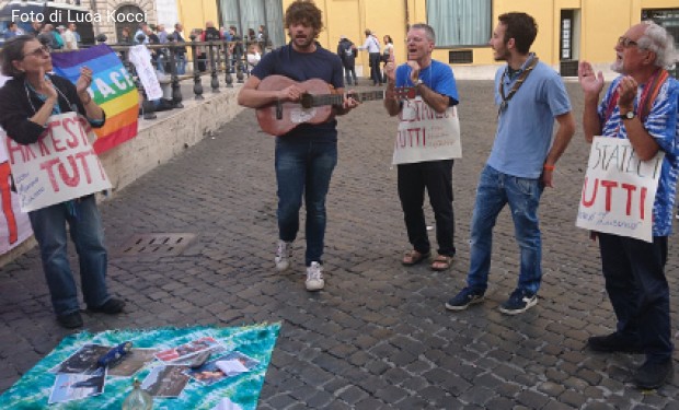 Migranti: il “digiuno di giustizia” e il coraggio di disobbedire. Intervista a p. Alex Zanotelli   